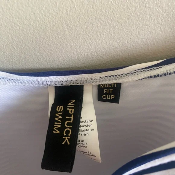 Nip Tuck‎ SWIM Women 10 One Piece Swimsuit Bathing Suit Striped White Navy Blue - Picture 5 of 9